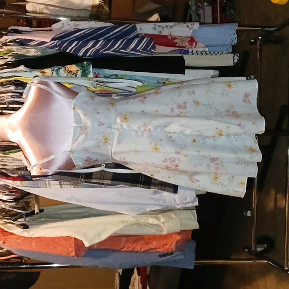 Dress - Picture 4 of 6